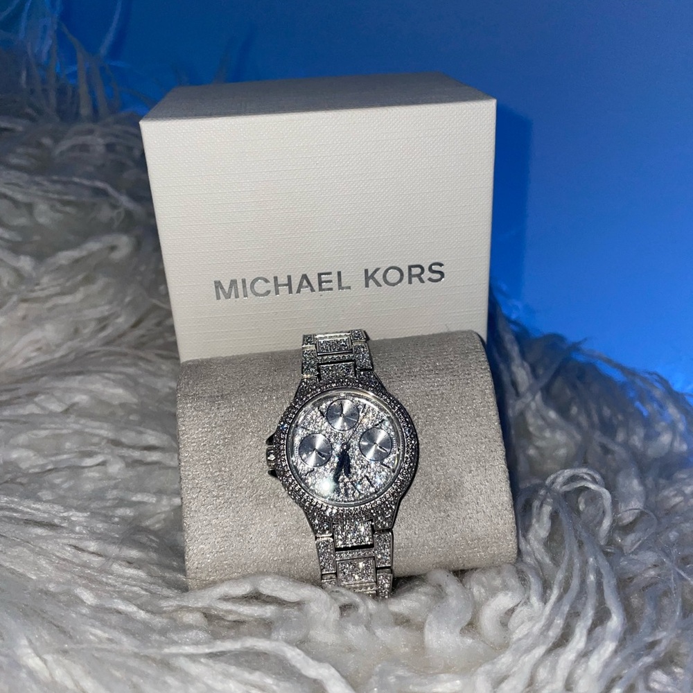Michael Kors  Authentic Oversized Camille Pavé Silver-Tone Watch